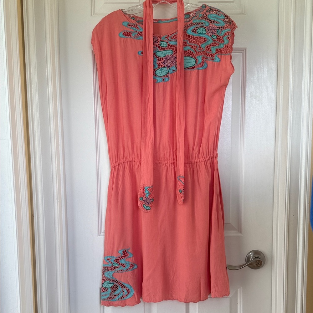 Coral Women's Swim Coverup with Blue/Green Embroidery size medium. EUC
